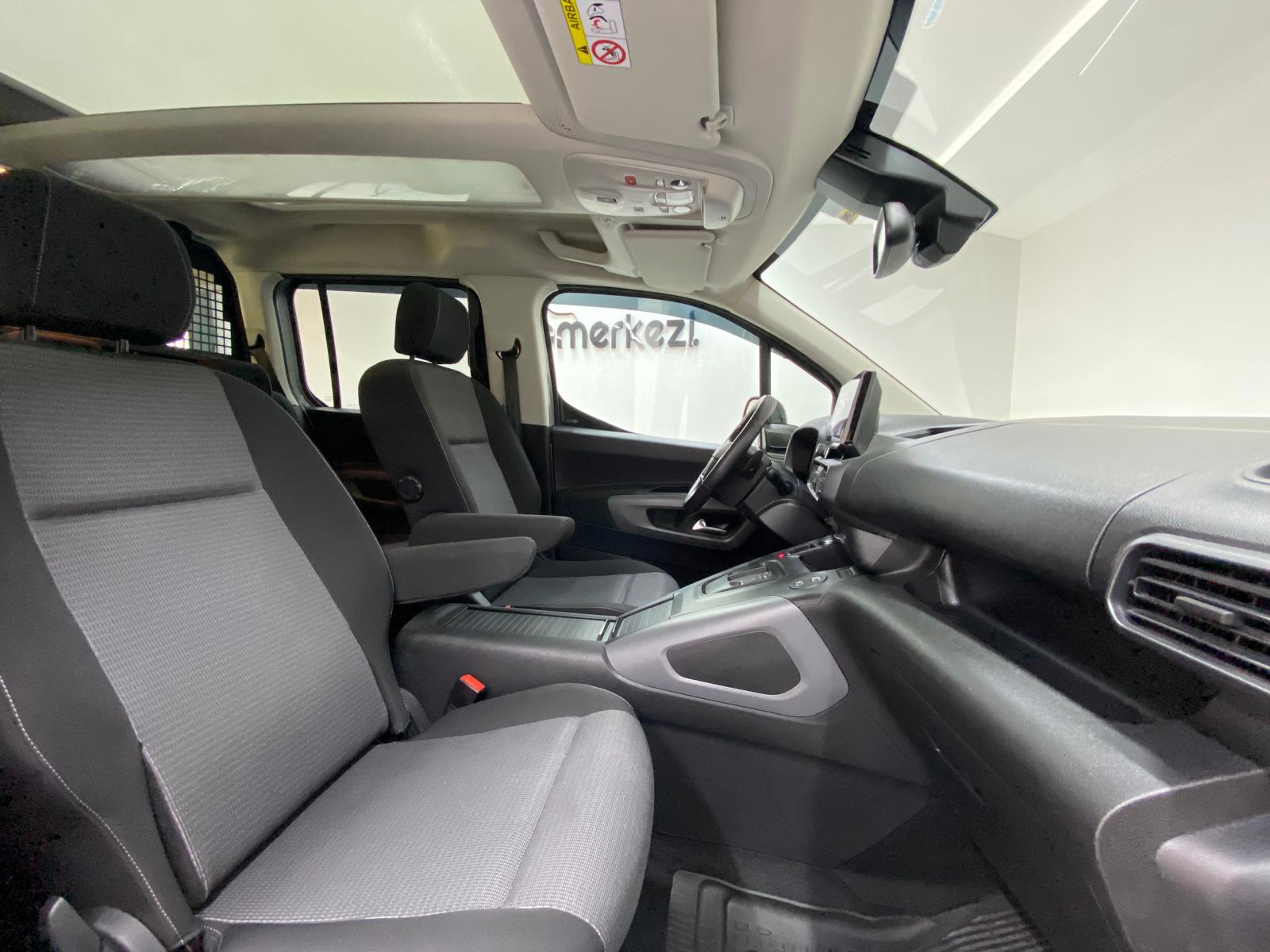 TOYOTA PROACE 28